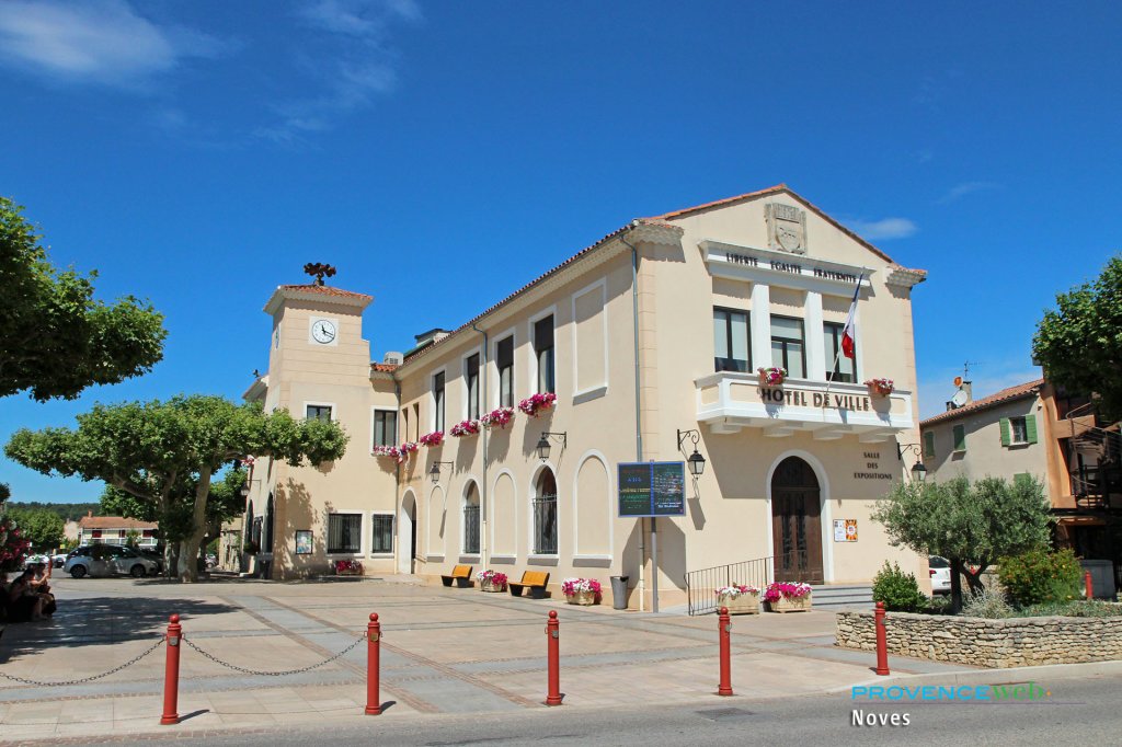 Mairie de Noves.