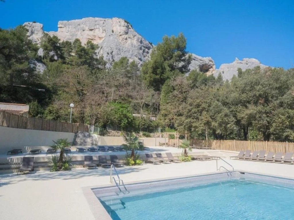 Camping dans les Alpilles.