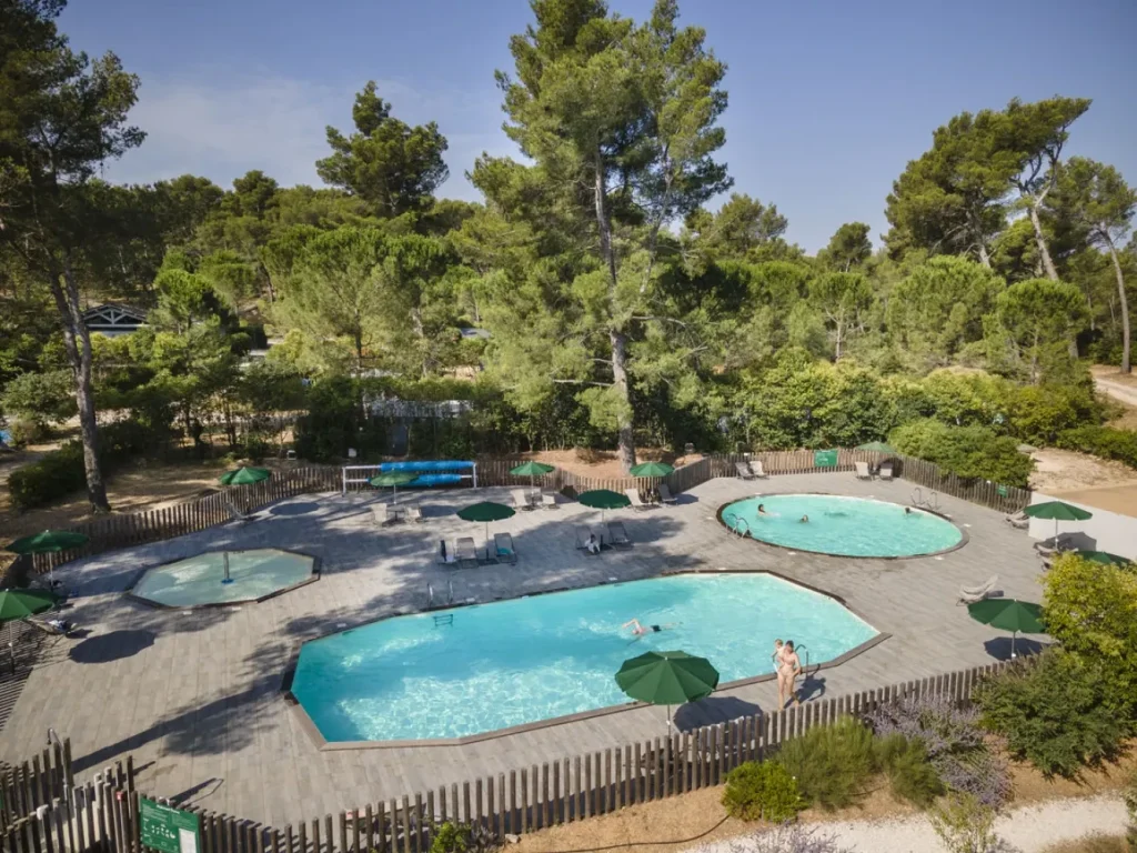 Camping Huttopia Fontvieille.