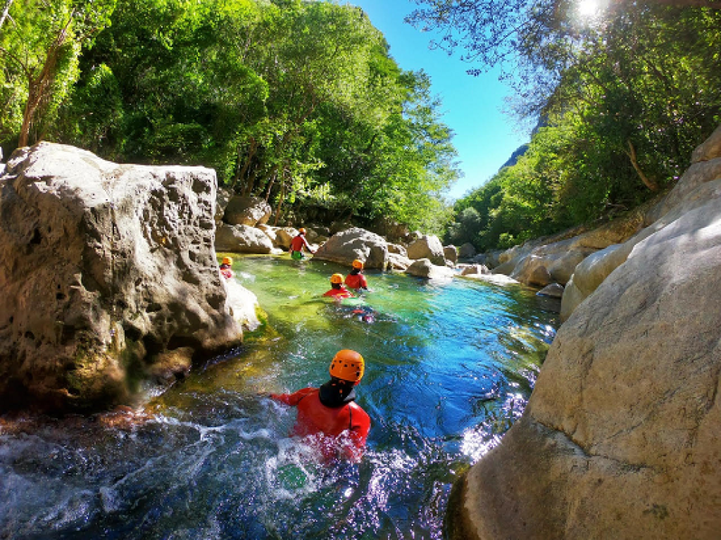 Canyoning pr&egrave;s de Nice.