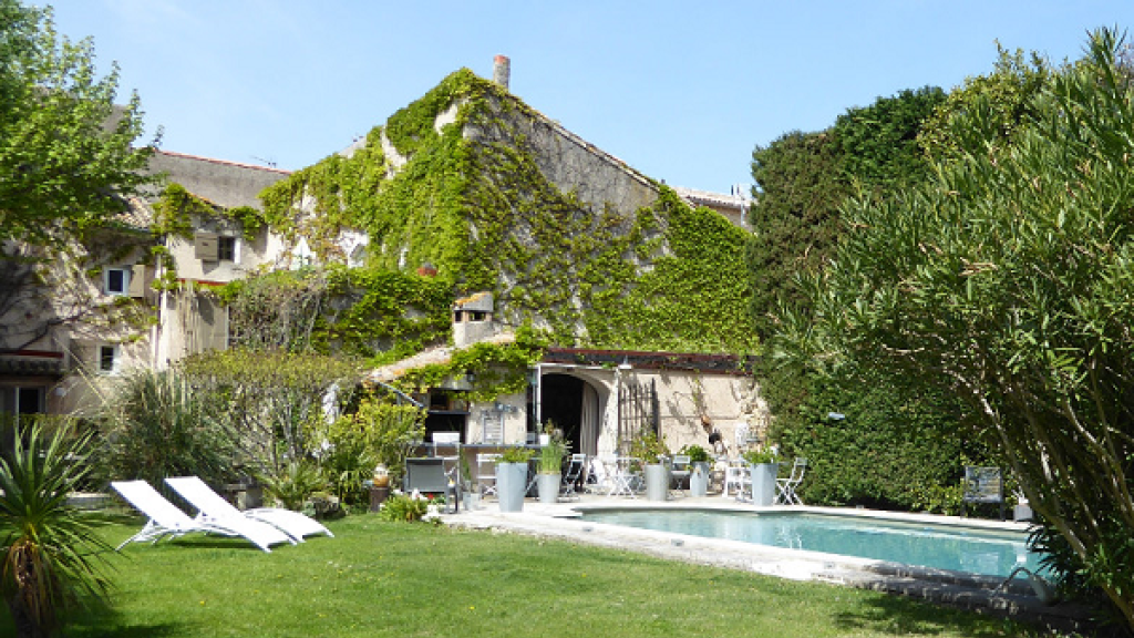 Chambre d'h&ocirc;tes dans les Alpilles.