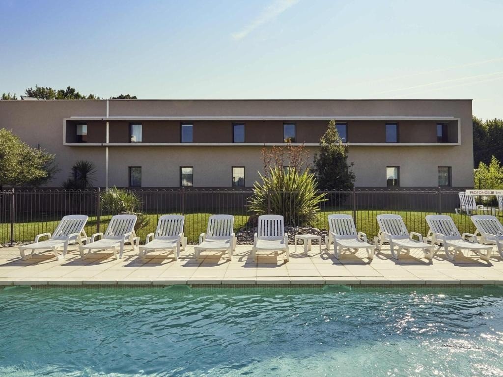 ibis Aix en Provence.