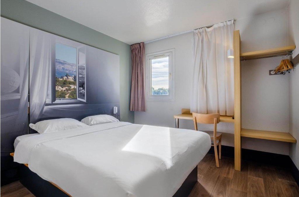 Chambre du B&B Hotel d'Antibes.