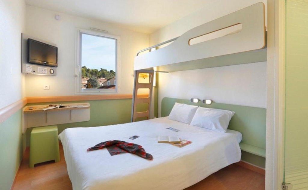 Chambre du First Inn Hotel.