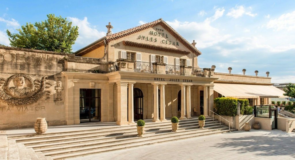 L'H&ocirc;tel Jules C&eacute;sar.