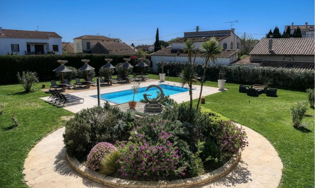 Piscine de l'h&ocirc;tel Le Rodin.