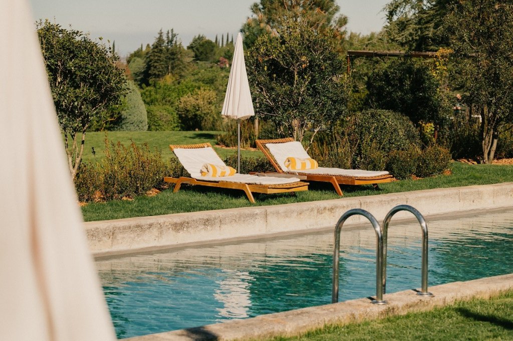 Piscine de l'h&ocirc;tel Capelongue.