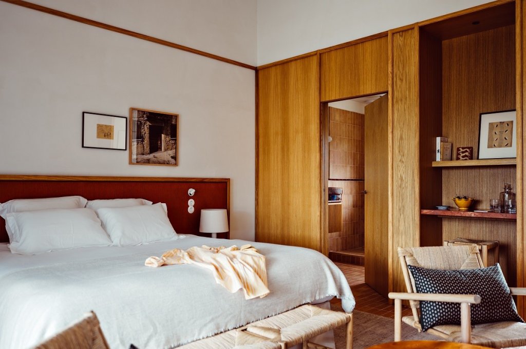 Chambre de l'h&ocirc;tel Capelongue.