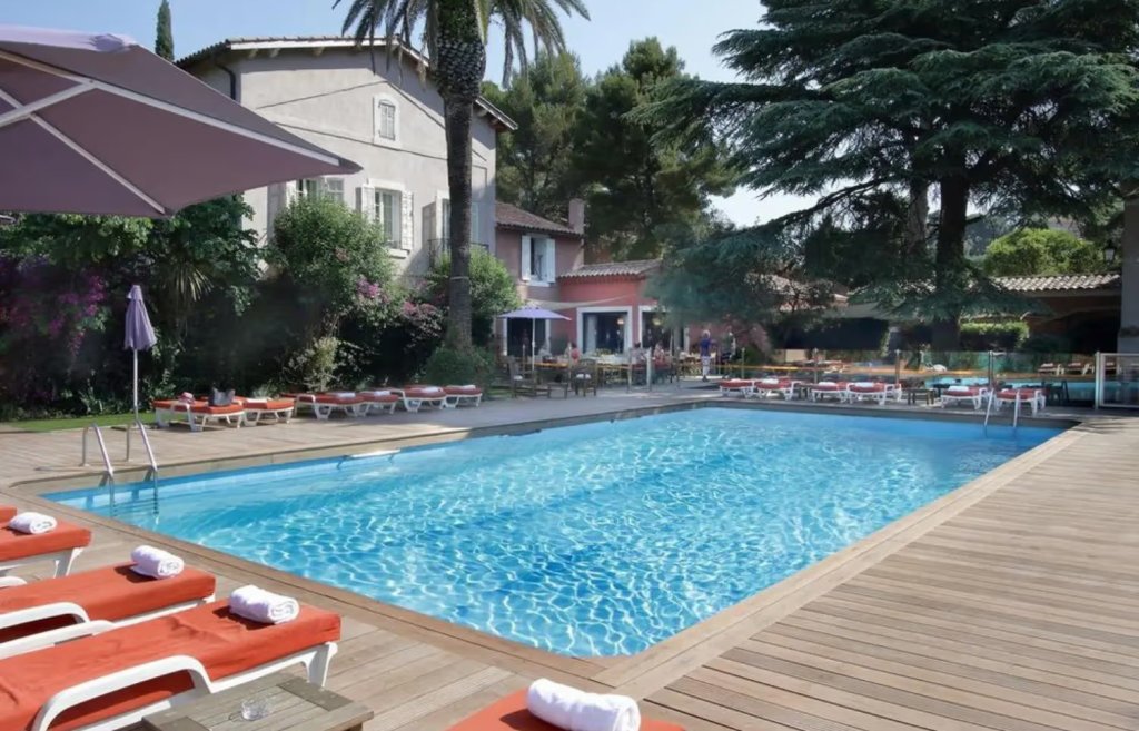 piscine de l'h&ocirc;tel Les Jardins de Cassis.