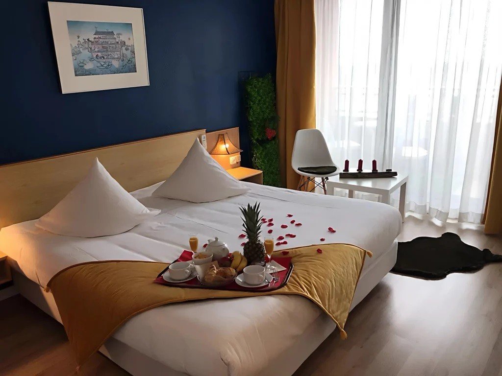 Chambre de l'H&ocirc;tel Panorama de Grasse.