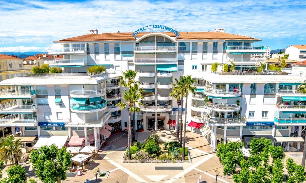 L'H&ocirc;tel Continental &agrave; Saint Rapha&euml;l.