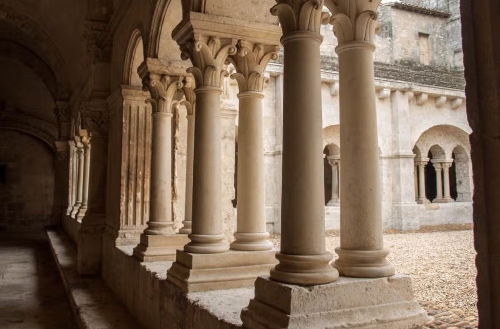 Clo&icirc;tre de l'Abbaye de Montmajour.