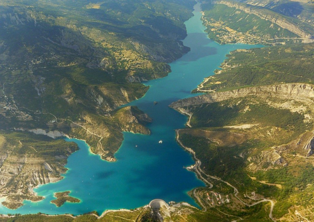 Le Lac de Castillon vu du ciel.