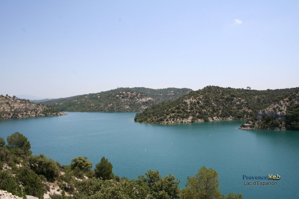 Le Lac d'Esparron de Verdon.