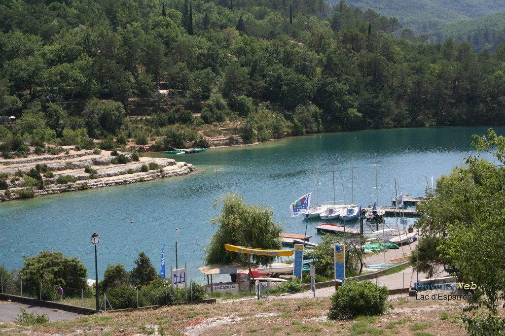 Base nautique au Lac d'Esparron.