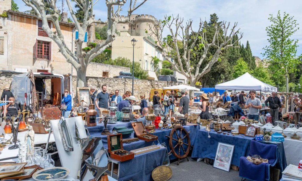 liste des brocantes en Provence.