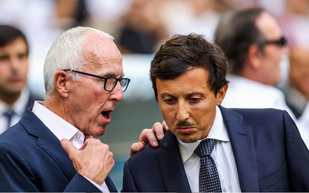 Pablo Longoria en discussion avec Frank Mc Court.