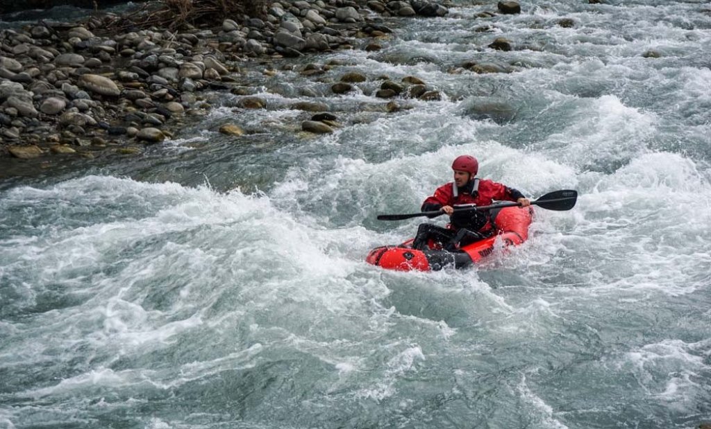 Faire du cano&eacute; pr&egrave;s de Gap.