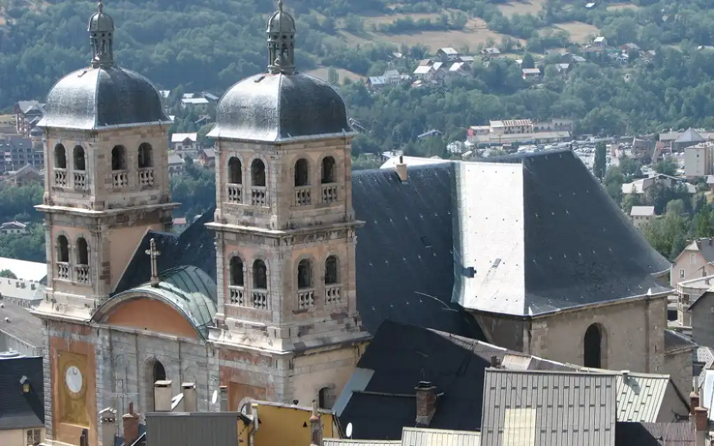 coll&eacute;giale Notre-Dame-et-Saint-Nicolas.