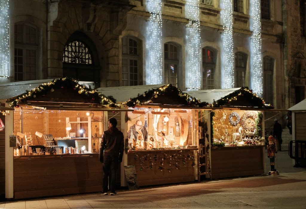 Le march&eacute; de No&euml;l d'Arles.
