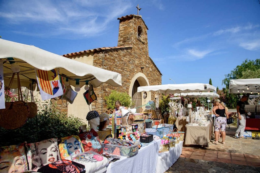 March&eacute; le samedi dans le Var.