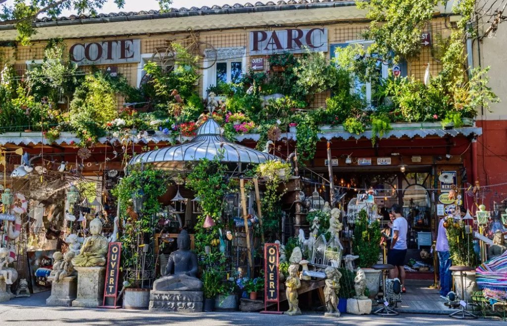 Le village des antiquaires.