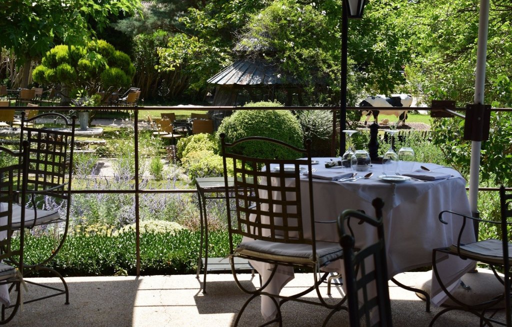 Restaurant La Cabro d'Or.