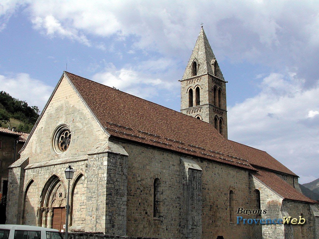 Le village de Bayons dans le 04.