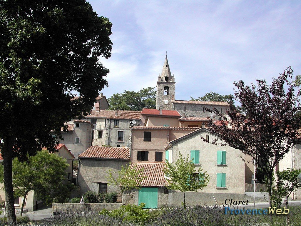 Le village de Claret dans les Alpes de Haute Provence.