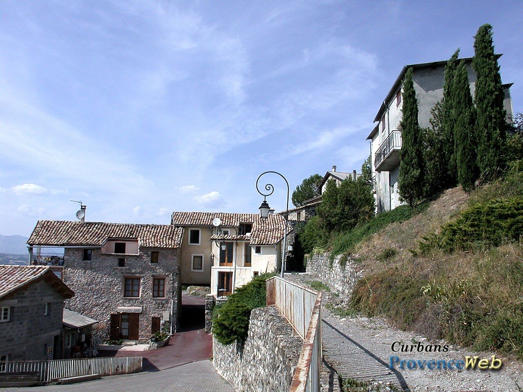 Le village de Curbans dans les Alpes de Haute Provence.
