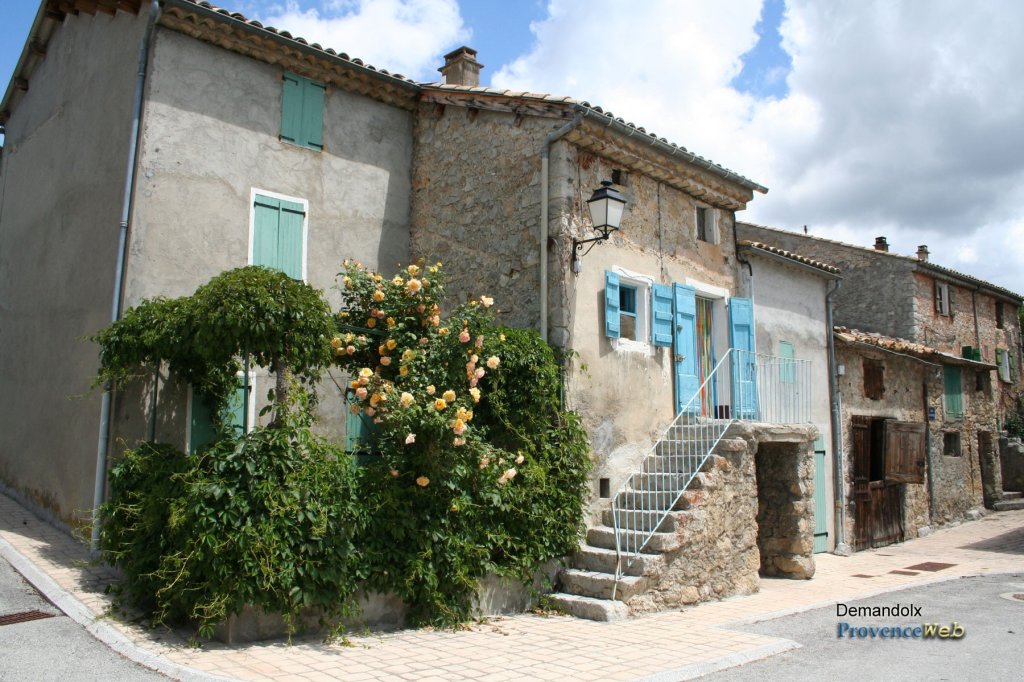 Jolies maisons anciennes &agrave; Demandolx.