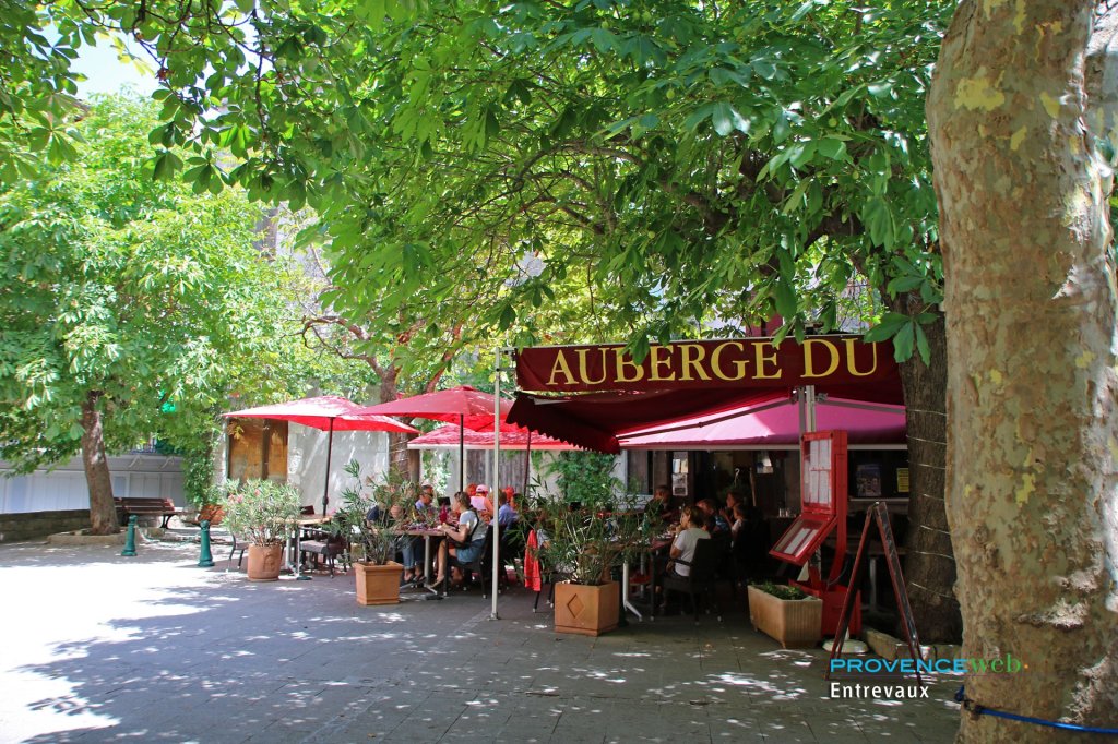 Auberge &agrave; Entrevaux.