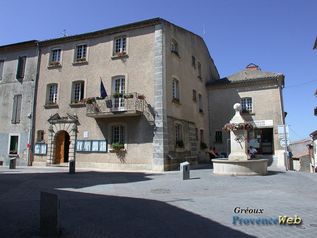 Mairie de Gr&eacute;oux les Bains.