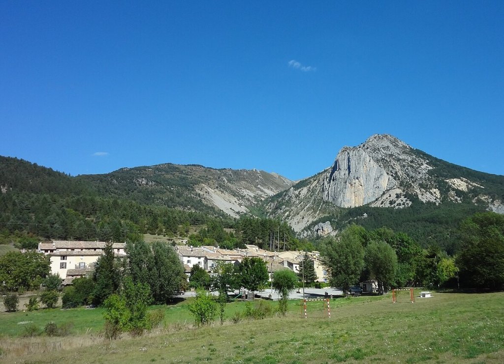Le village de La Garde dans les Alpes de Haute Provence.
