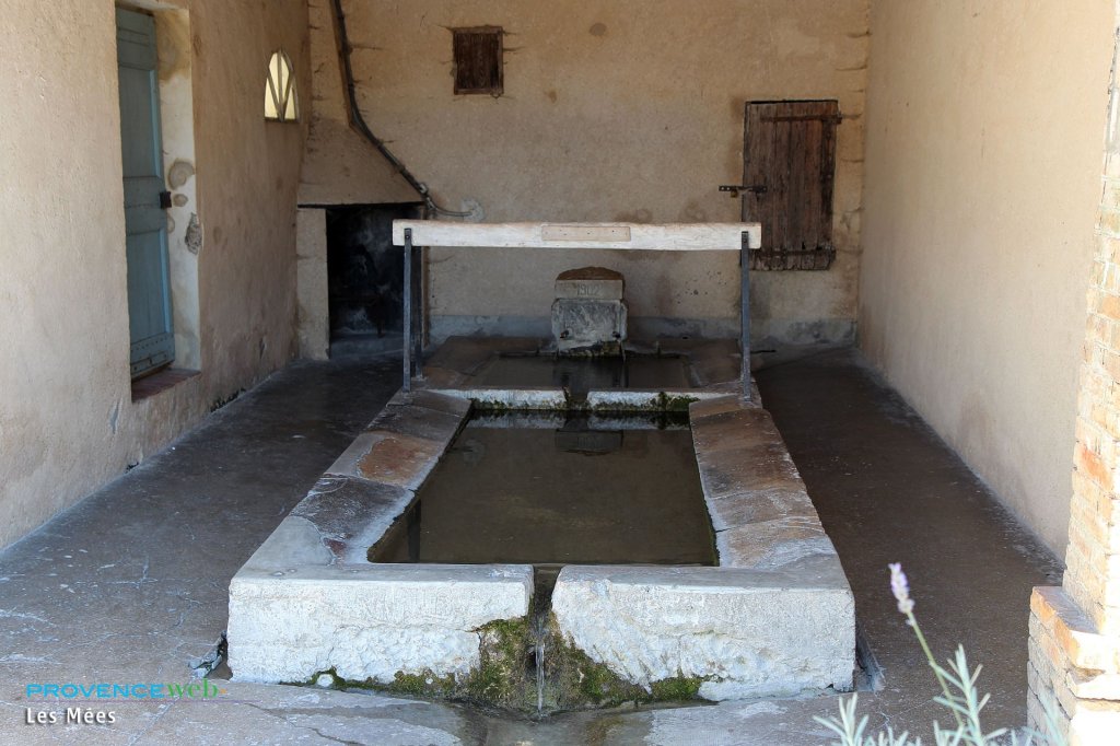 Ancien lavoir.