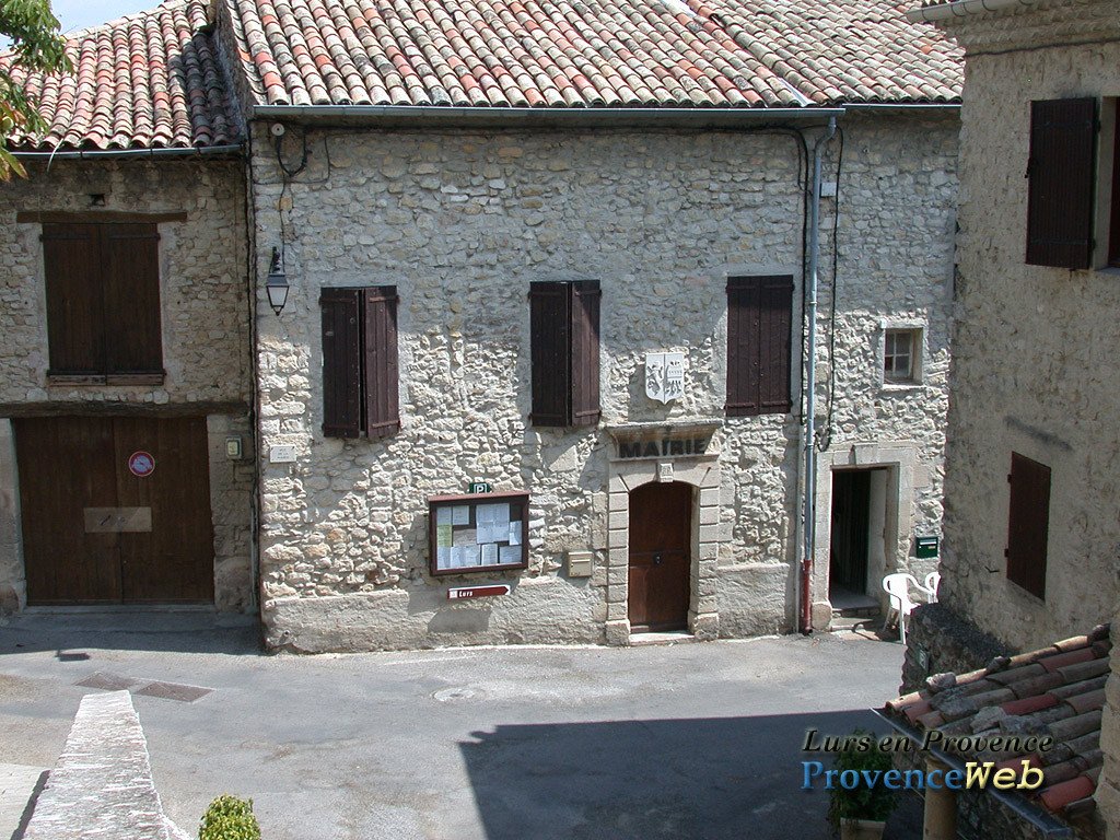 Mairie de Lurs.