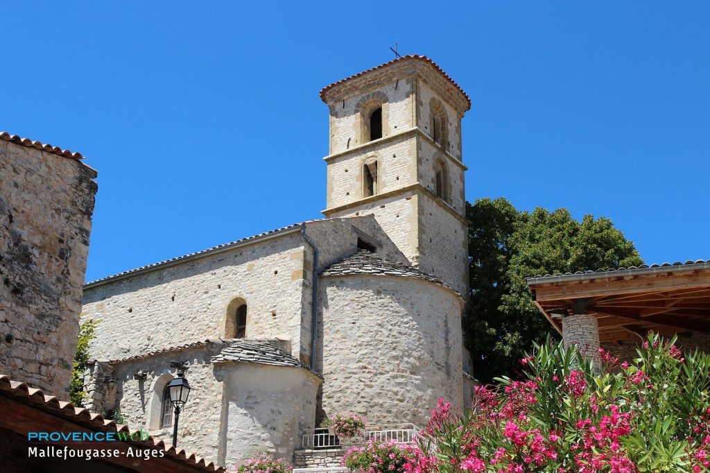 le village de Mallegougasse-Aug&egrave;s dans les Alpes de Haute Provence.