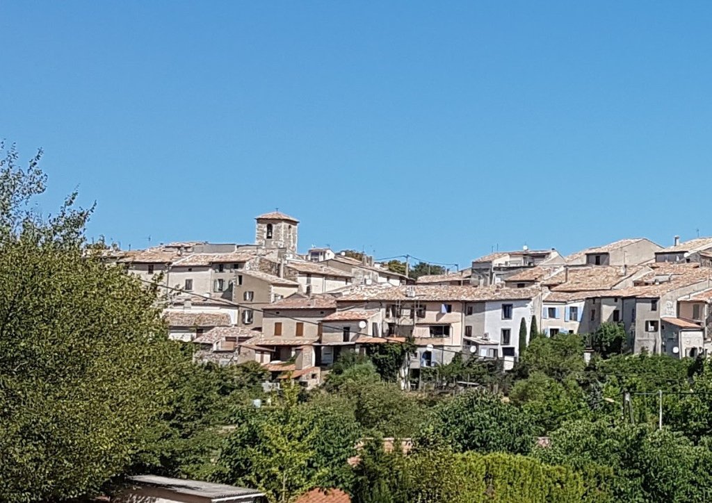 Le village de Montagnac Montpezat dans les Alpes de Haute Provence.