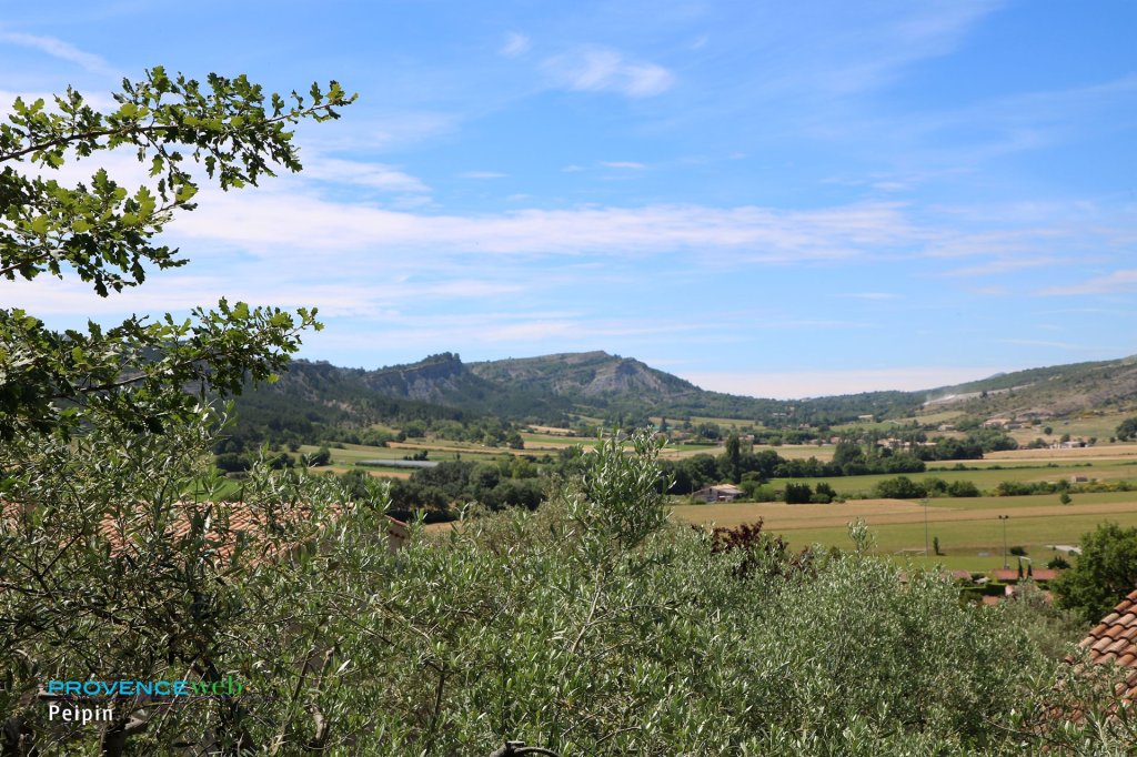 Campagne autour du village.