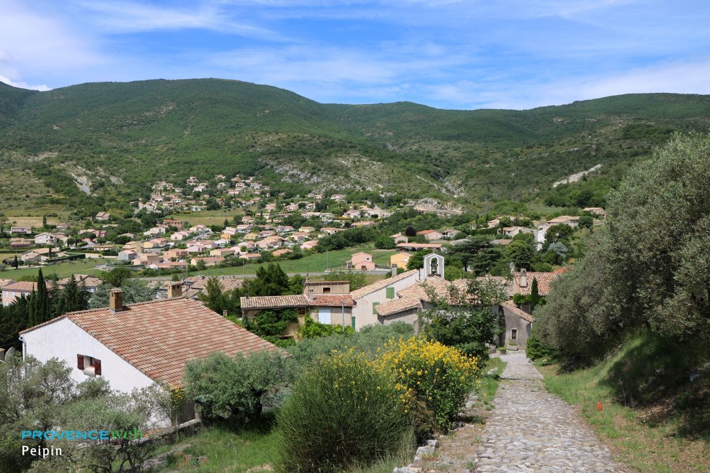 Le village de Peipin dans les Alpes de Haute Provence.