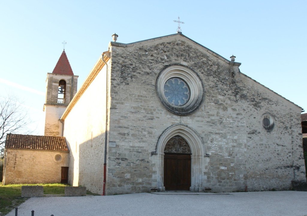 Le village de Pierrerue dans les Alpes de Haute Provence.