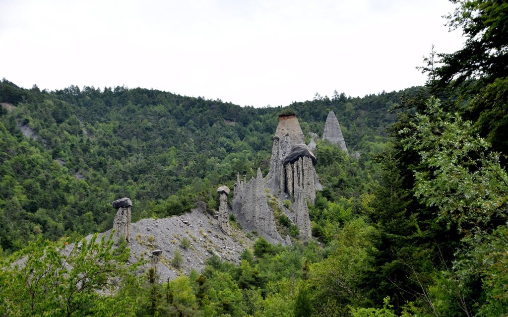 Les Demoiselles Coiff&eacute;es de Pontis.