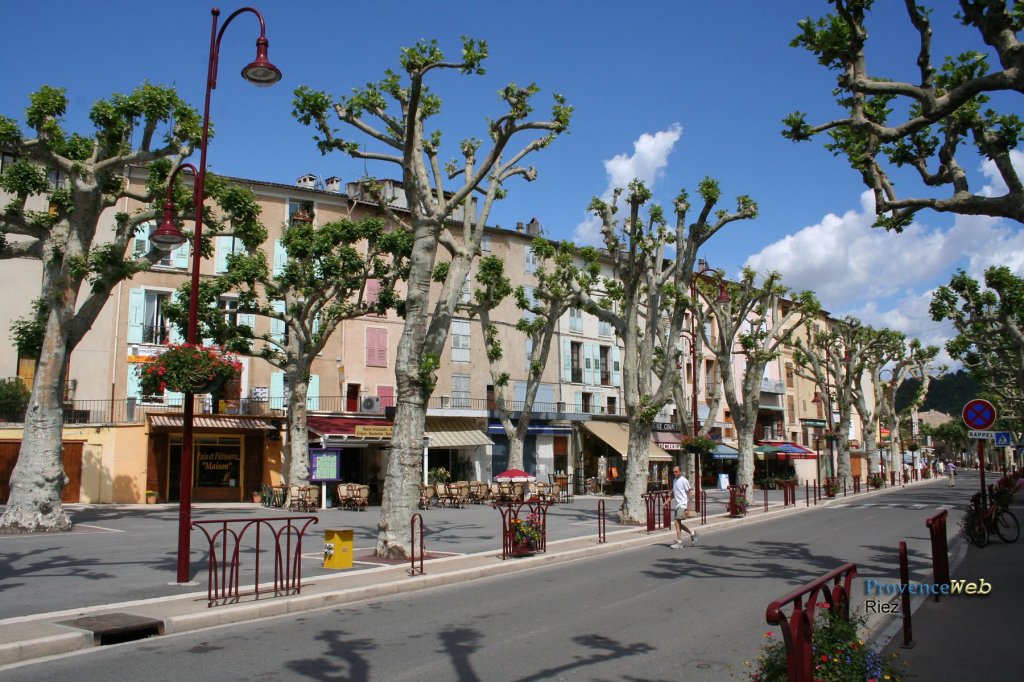 Rue principale.