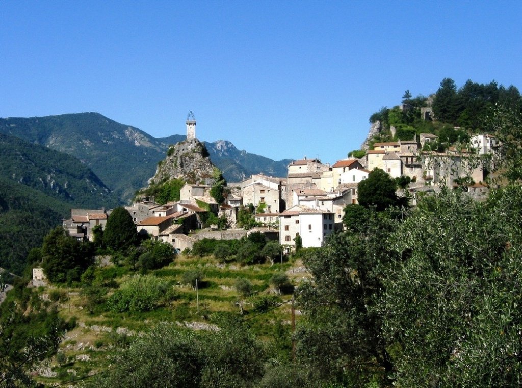 Le village de Rougon dans les Alpes de Haute Provence.