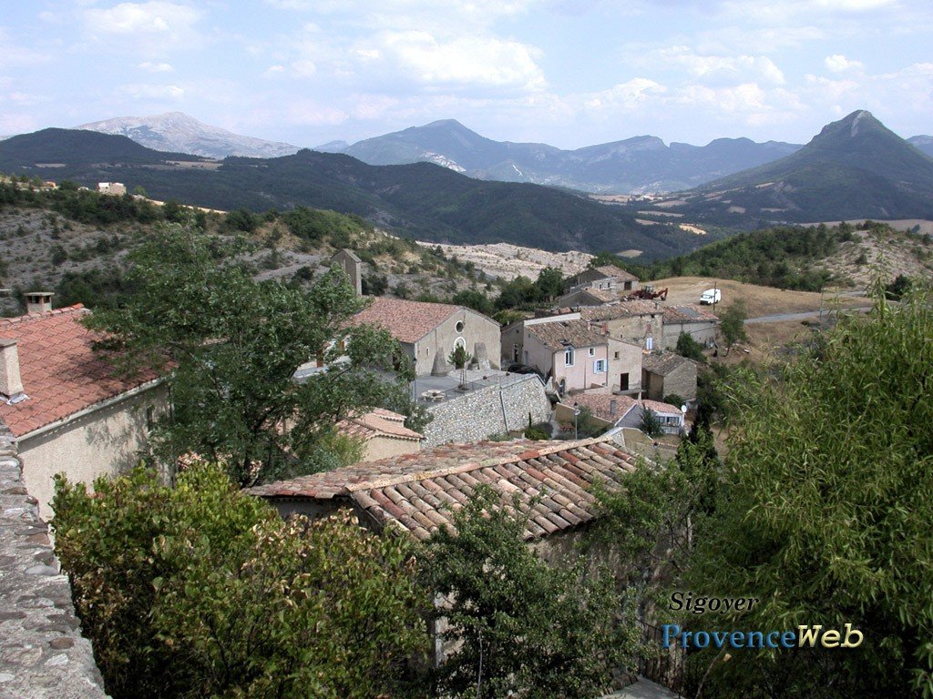Le village de Sigoyer.