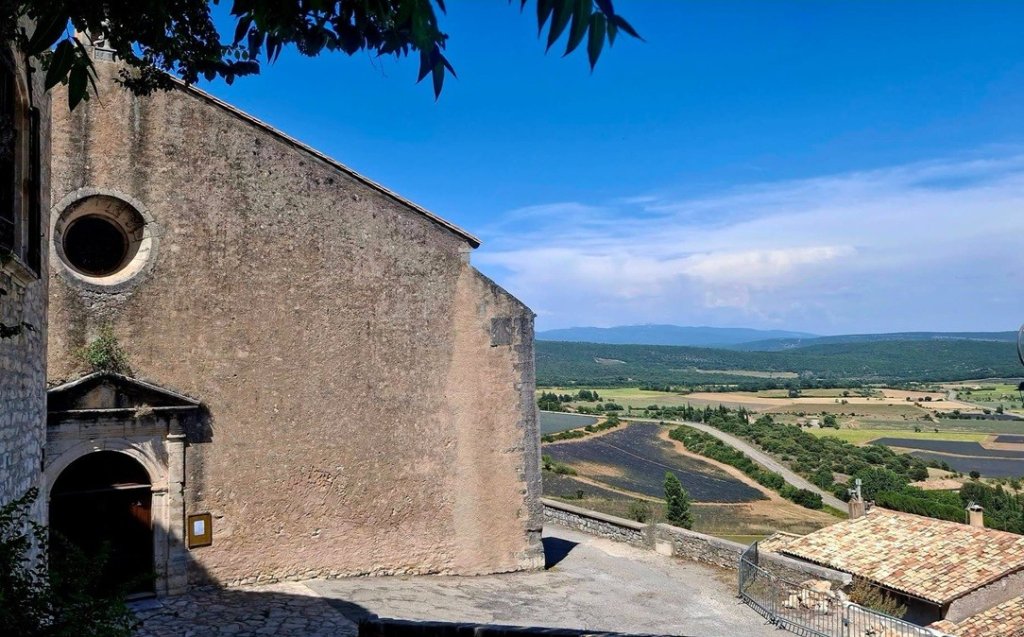 Panorama &agrave; Simiane la Rotonde.