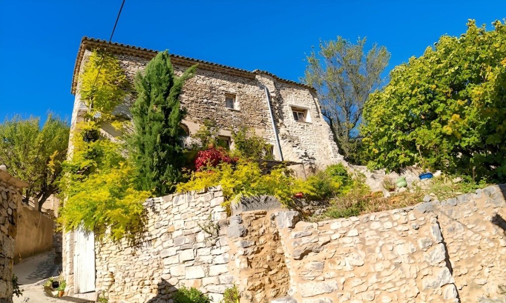 Village de Simiane la Rotonde.