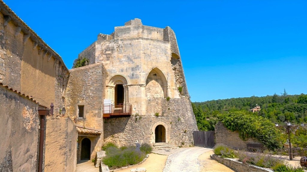 Ch&acirc;teau fort de Simiane la Rotonde 04.