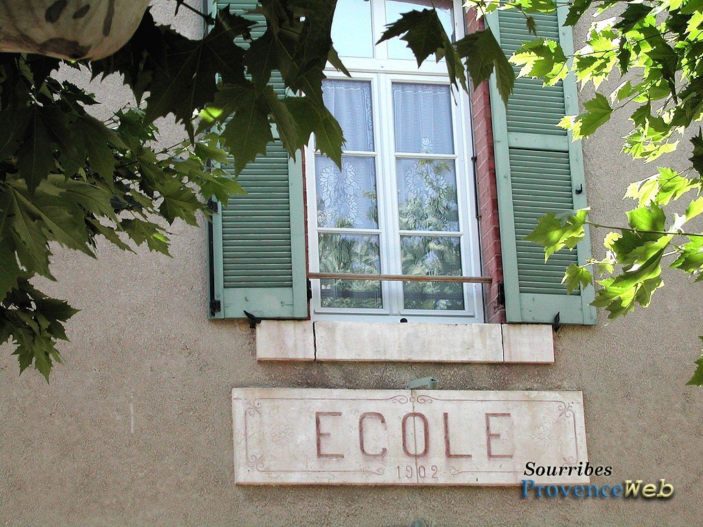 Ecole de Sourribes.