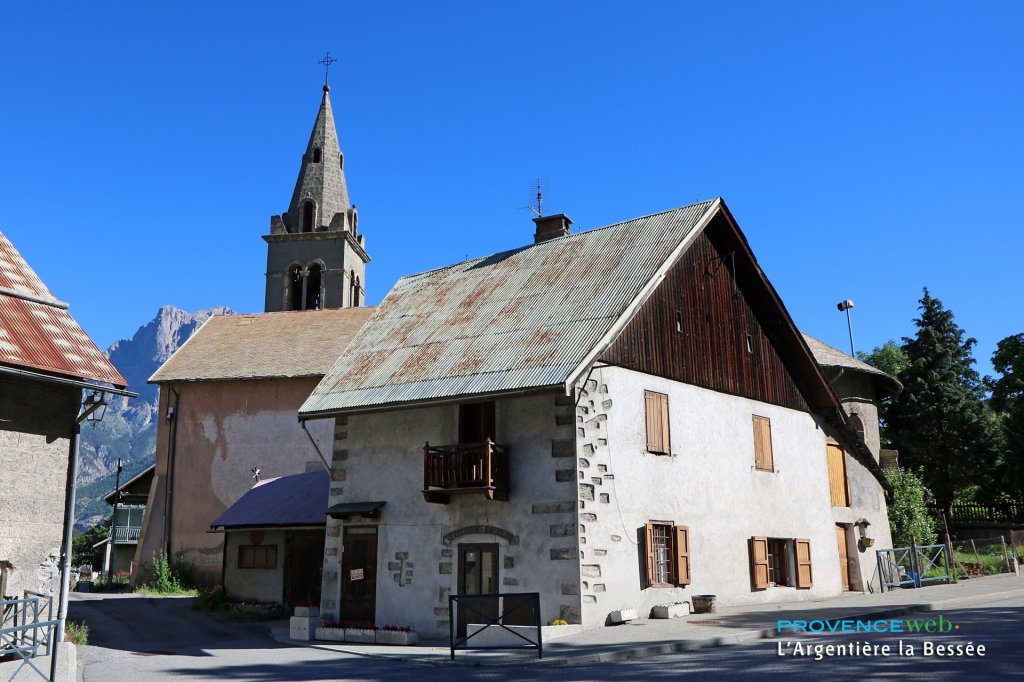 Eglise de L'Argenti&egrave;re la Bess&eacute;e.